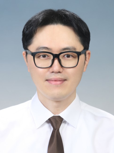 홍준형 사진